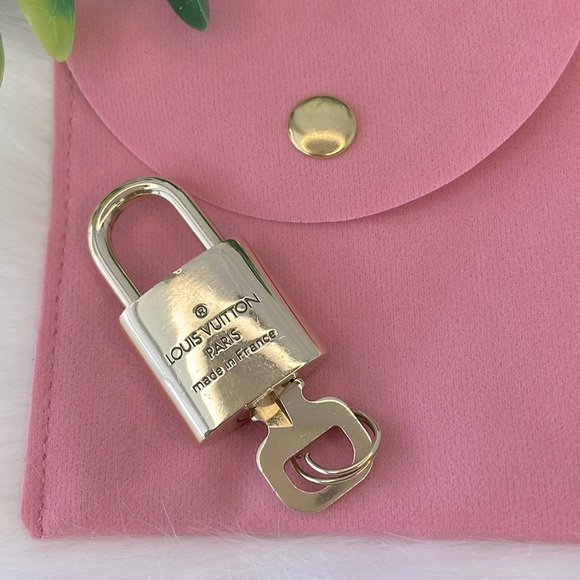Louis Vuitton Padlock And Key #309 - Picture 9 of 10